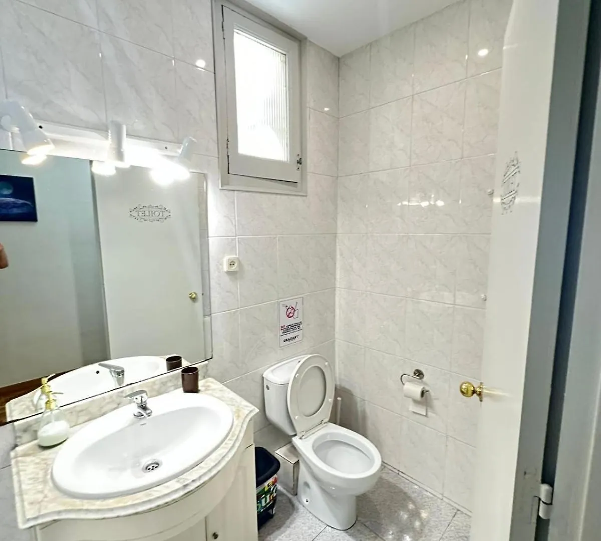 아파트호텔 Habitaciones En La Calle Aribau 바르셀로나 스페인